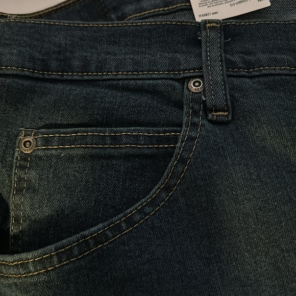 Wranglers authentics Men’s 48 x 34 Dark Wash Denim Jeans - Picture 5 of 6